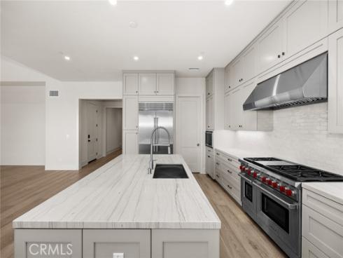 237  Pinnacle  , Irvine, CA