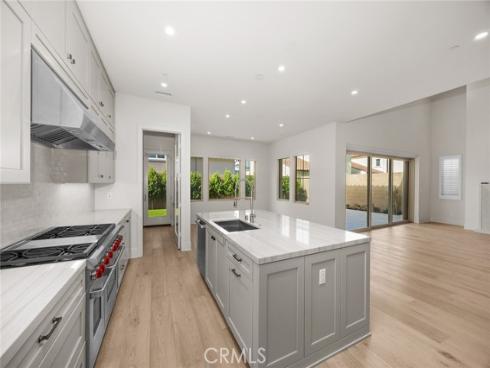 237  Pinnacle  , Irvine, CA