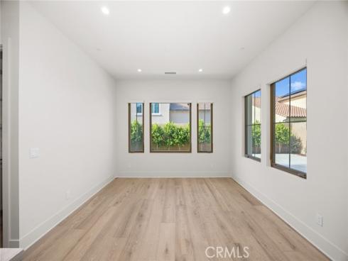 237  Pinnacle  , Irvine, CA