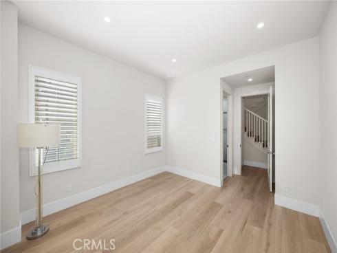 237  Pinnacle  , Irvine, CA