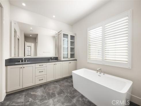 237  Pinnacle  , Irvine, CA