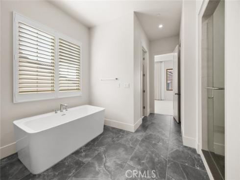 237  Pinnacle  , Irvine, CA