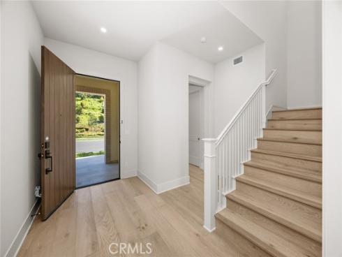 237  Pinnacle  , Irvine, CA