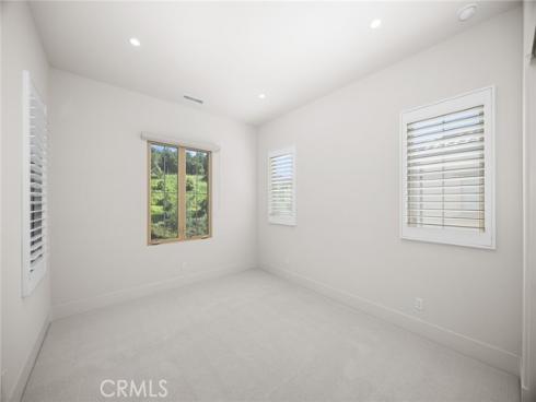 237  Pinnacle  , Irvine, CA