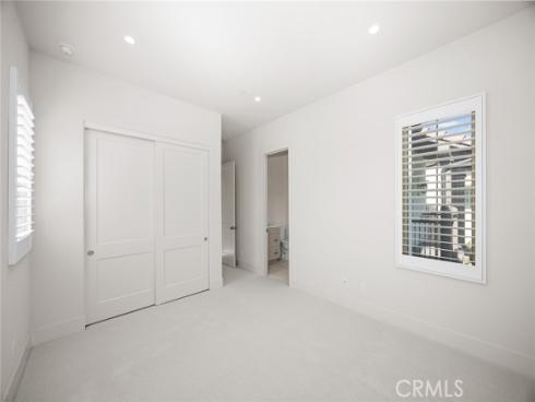 237  Pinnacle  , Irvine, CA