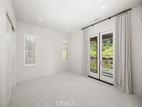 237  Pinnacle  , Irvine, CA