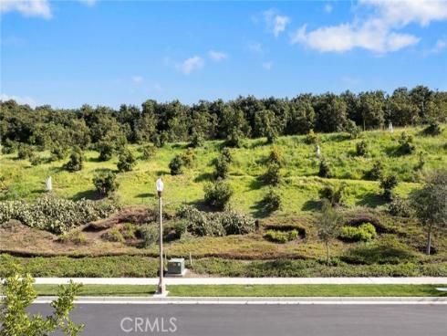 237  Pinnacle  , Irvine, CA