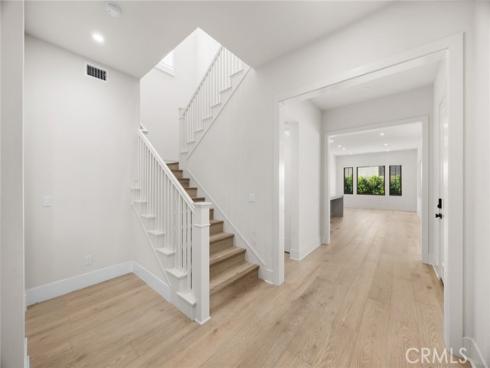 237  Pinnacle  , Irvine, CA