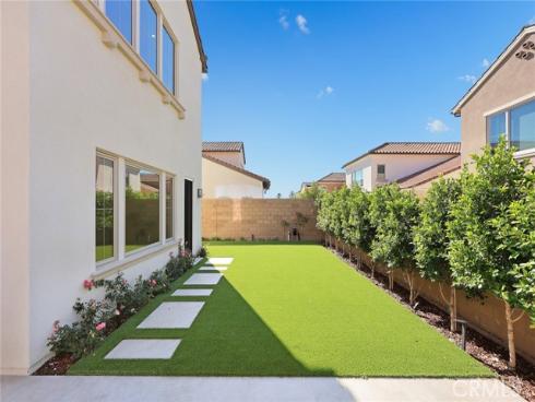 237  Pinnacle  , Irvine, CA