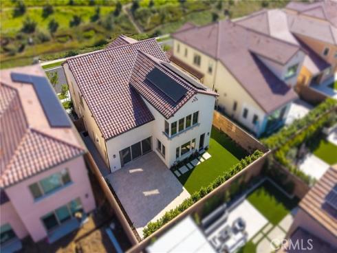 237  Pinnacle  , Irvine, CA