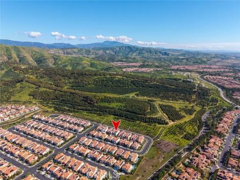 237  Pinnacle  , Irvine, CA