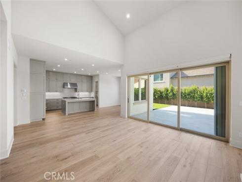 237  Pinnacle  , Irvine, CA