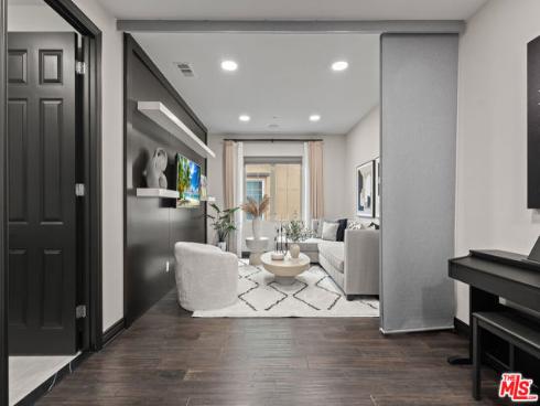 55  Suede  , Irvine, CA