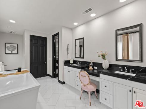 55  Suede  , Irvine, CA