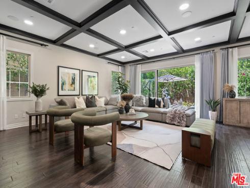 55  Suede  , Irvine, CA