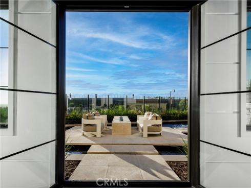 536  Peninsula  , Irvine, CA