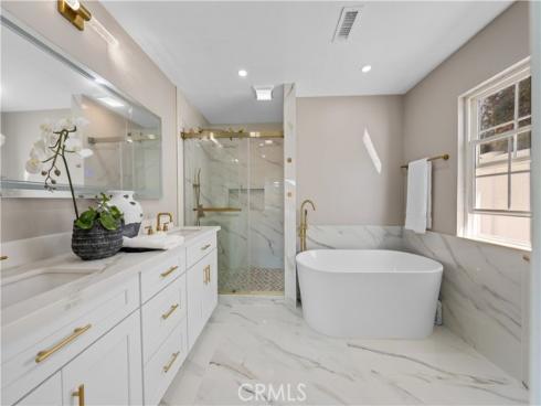 33 mann Street, Irvine, CA