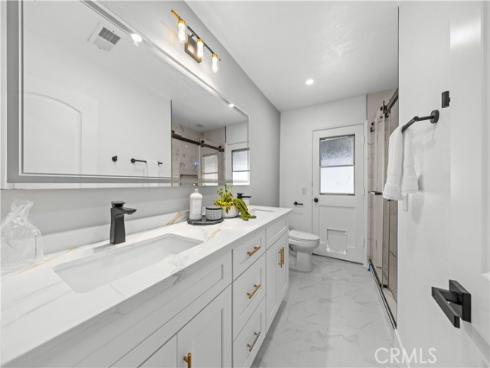 33 mann Street, Irvine, CA