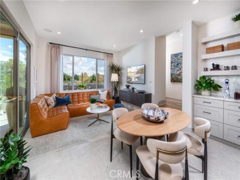 269  Raffini  , Irvine, CA