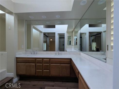 18  Harrisburg  , Irvine, CA