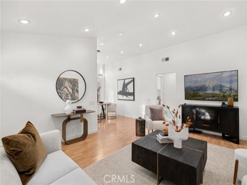 127  Huntington  , Irvine, CA