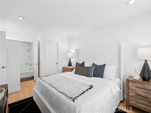 127  Huntington  , Irvine, CA