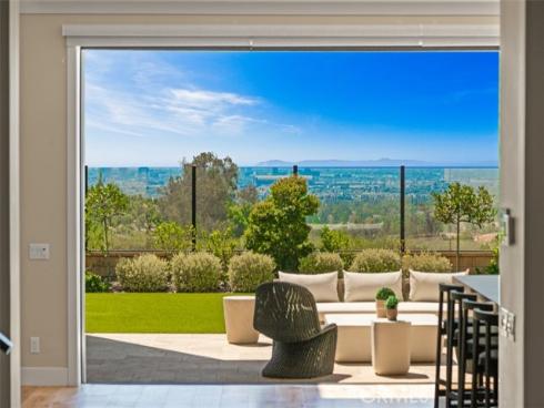 224  Clear Falls  , Irvine, CA