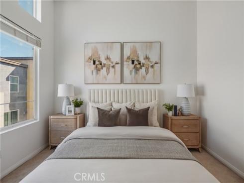 607  Rockefeller  72 , Irvine, CA