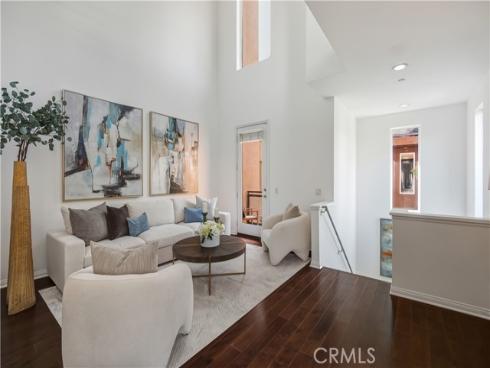 607  Rockefeller  72 , Irvine, CA