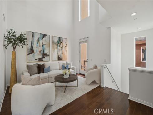 607  Rockefeller  72 , Irvine, CA