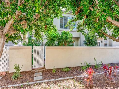 73  Agostino  , Irvine, CA