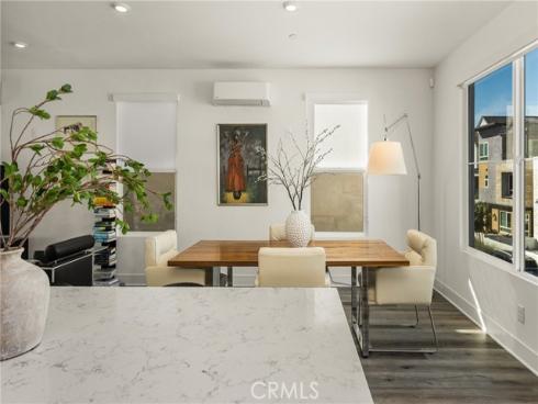 201  Lynx  , Irvine, CA