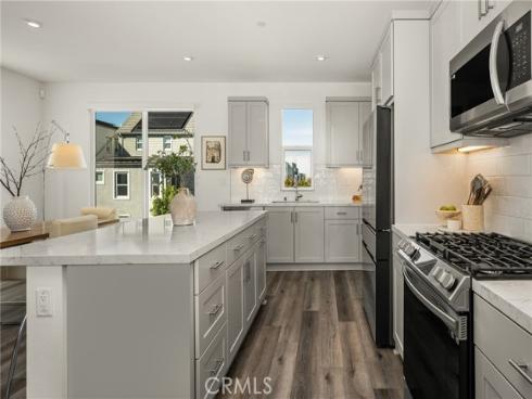 201  Lynx  , Irvine, CA