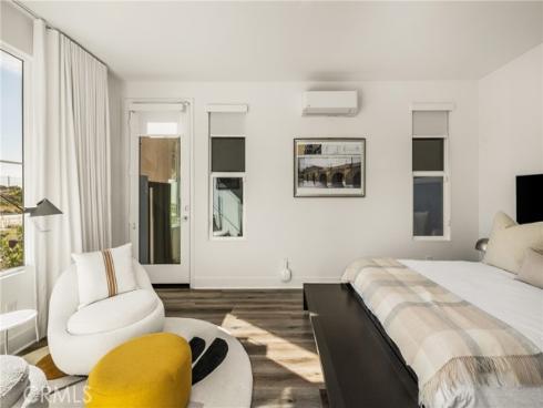 201  Lynx  , Irvine, CA