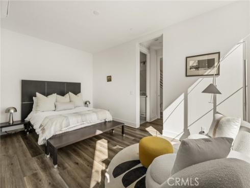 201  Lynx  , Irvine, CA