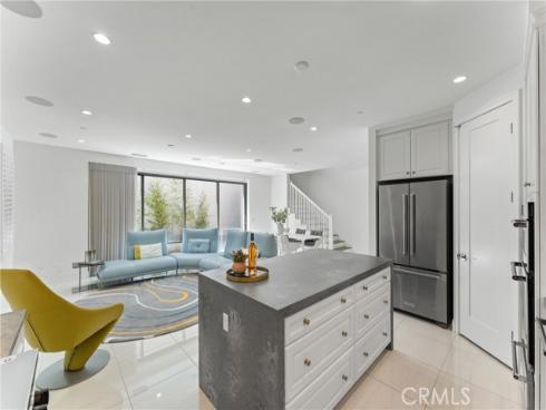 125  Toretta  , Irvine, CA