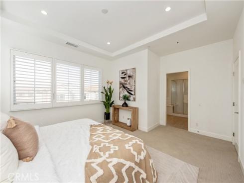 111  Omar  , Irvine, CA