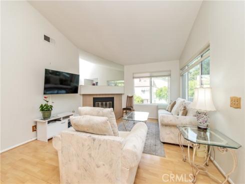 289  Stanford  52  Court, Irvine, CA