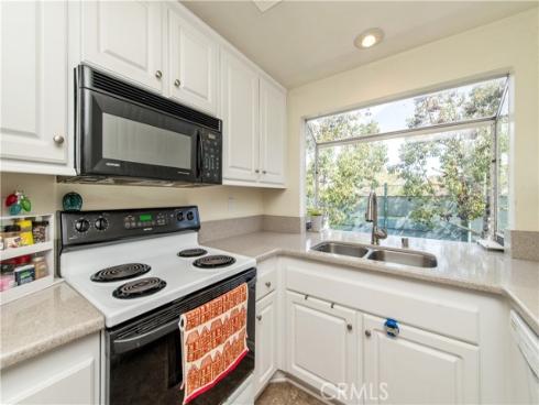 289  Stanford  52  Court, Irvine, CA