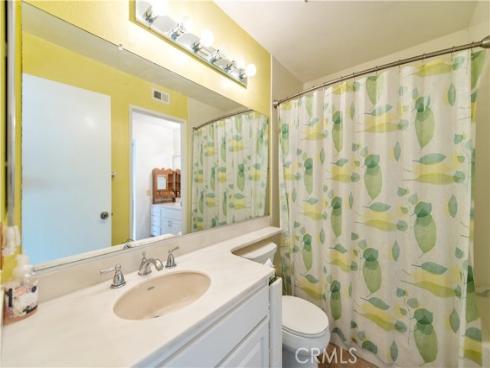 289  Stanford  52  Court, Irvine, CA