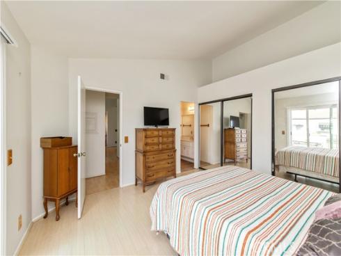 289  Stanford  52  Court, Irvine, CA