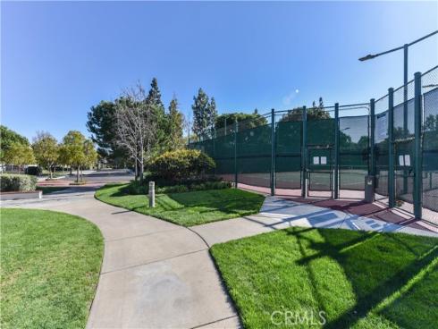 289  Stanford  52  Court, Irvine, CA
