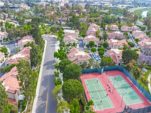 289  Stanford  52  Court, Irvine, CA