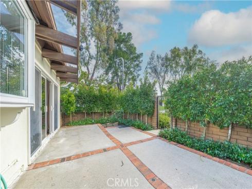 12  Oak Tree  , Irvine, CA