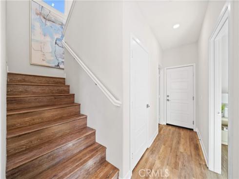 386  Chorus  , Irvine, CA