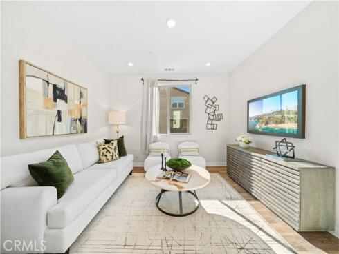 386  Chorus  , Irvine, CA