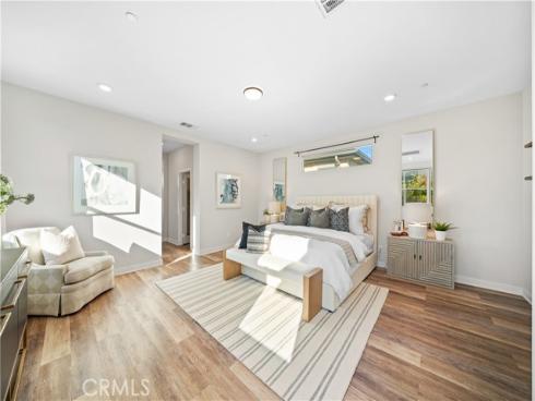 386  Chorus  , Irvine, CA