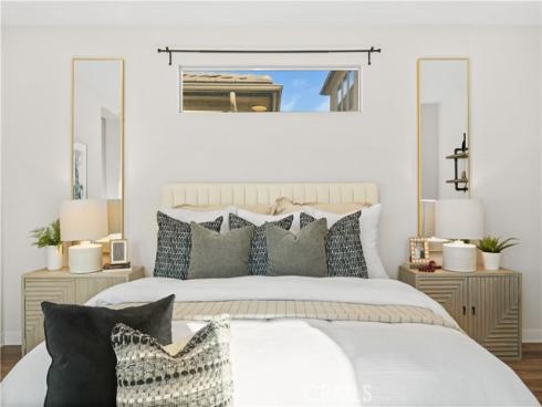 386  Chorus  , Irvine, CA