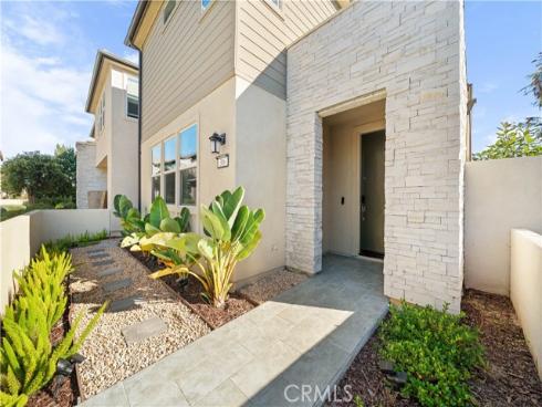 386  Chorus  , Irvine, CA