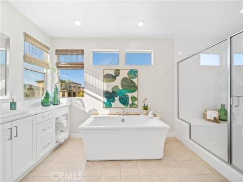 386  Chorus  , Irvine, CA